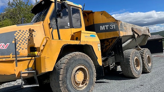 Moxy MT31 2 of 5