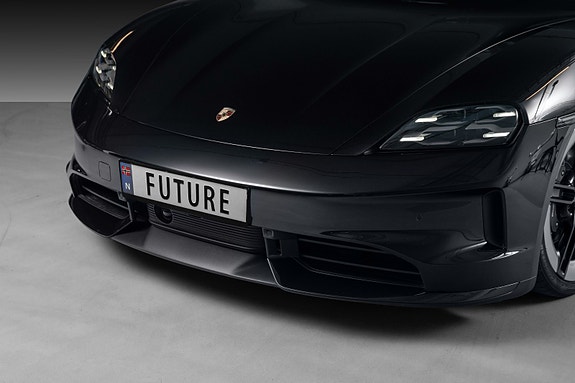 Porsche Taycan 2 of 5