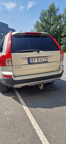 Volvo XC90 2 of 5