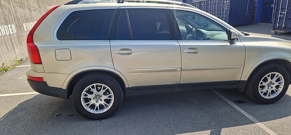 Volvo XC90 4 of 5