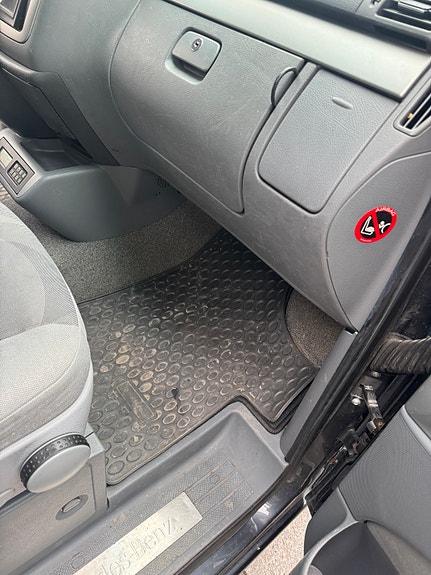 Mercedes-Benz Viano 3 of 5