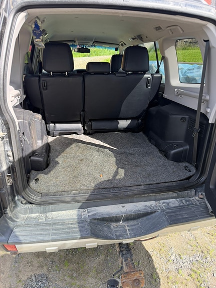Mitsubishi Pajero 10 of 12