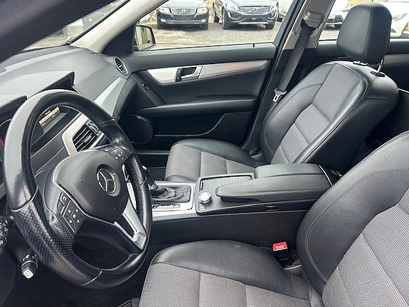 Mercedes-Benz C220 d 9 of 14