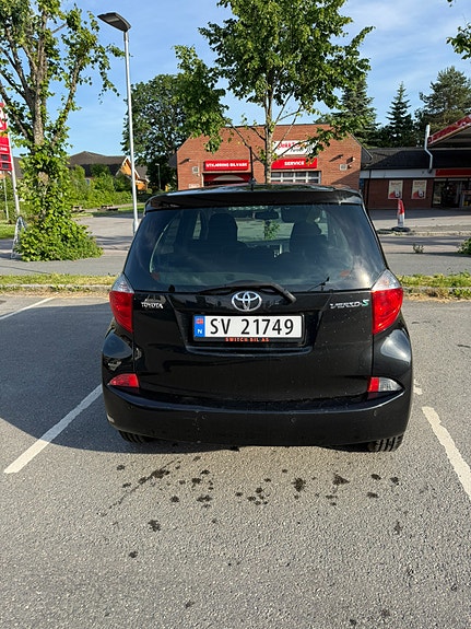 Toyota Verso-S 4 of 5