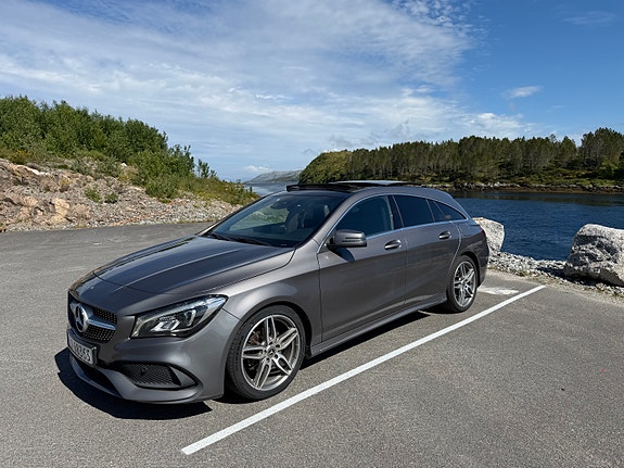 Mercedes-Benz CLA180 2 of 5