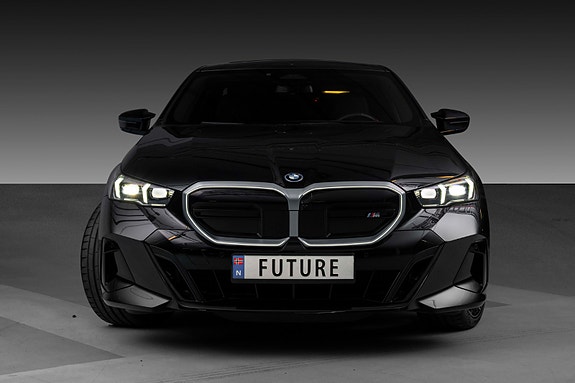 BMW i5 3 of 5