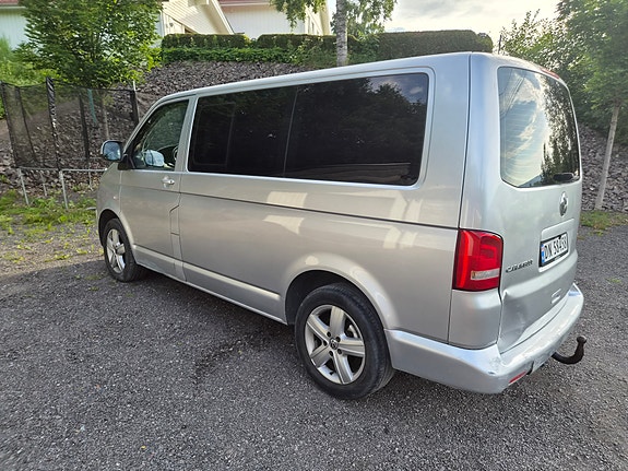 Volkswagen Caravelle 4 of 5