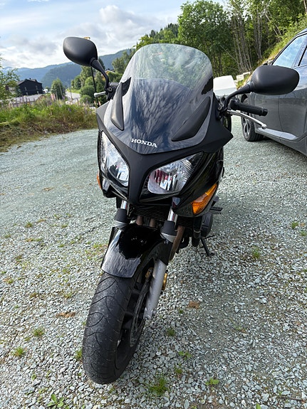 Honda CBF600S 4 of 5