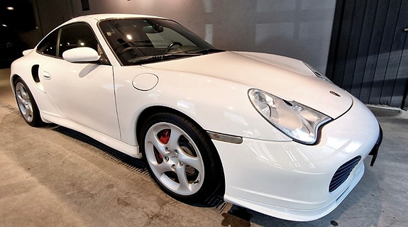Porsche 911 Turbo 2 of 5