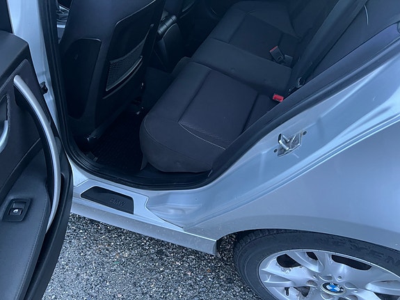 BMW 118d 10 of 17