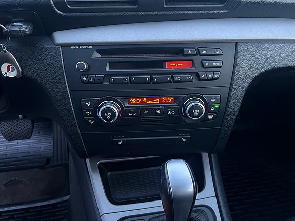BMW 118d 14 of 17