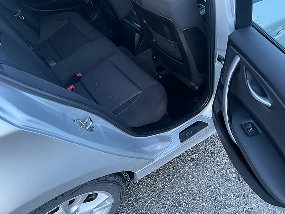 BMW 118d 12 of 17