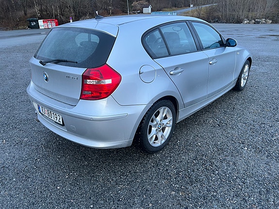 BMW 118d 5 of 17