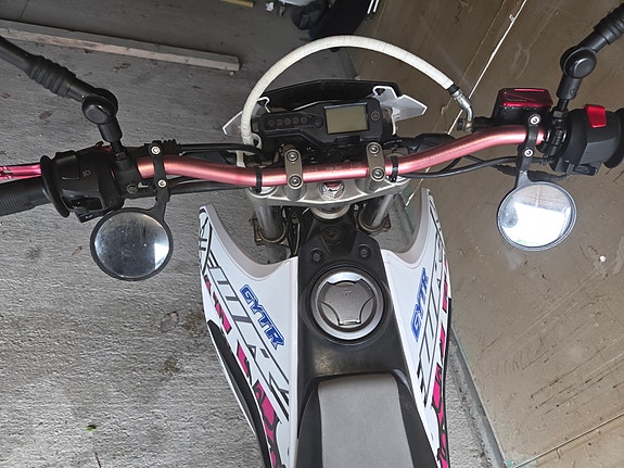 Yamaha WR 125 X 5 of 5