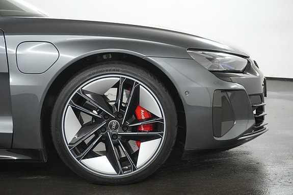 Audi e-tron GT RS 4 of 5