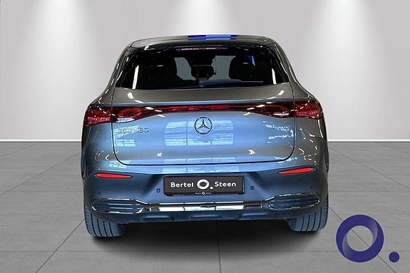 Mercedes-Benz EQE SUV 4 of 5