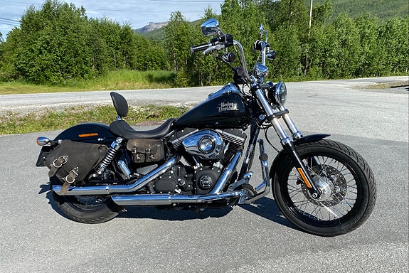 Harley-Davidson FXDB Dyna Street Bob 3 of 4