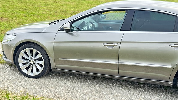 Volkswagen Passat CC 15 of 30