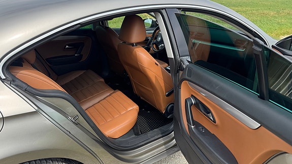 Volkswagen Passat CC 29 of 30