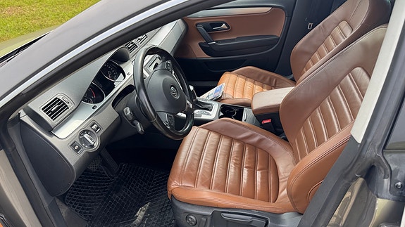 Volkswagen Passat CC 26 of 30