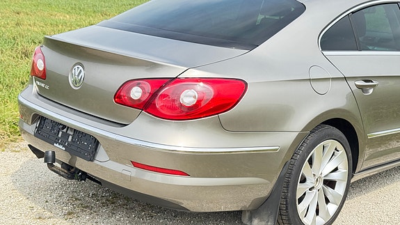 Volkswagen Passat CC 12 of 30