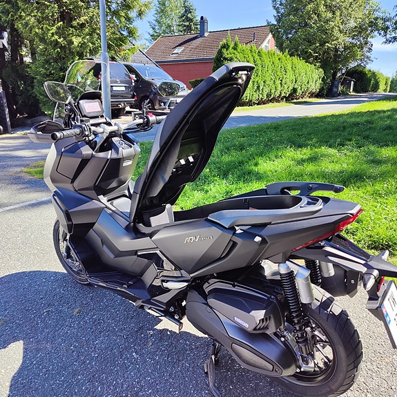 Honda ADV 350 5 of 5
