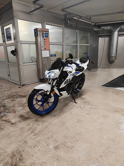 Suzuki GSX-S 125 2 of 5