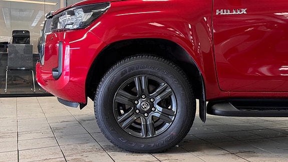 Toyota HiLux 4 of 5
