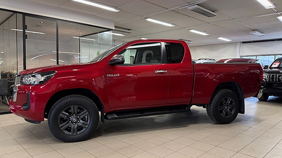 Toyota HiLux 3 of 5