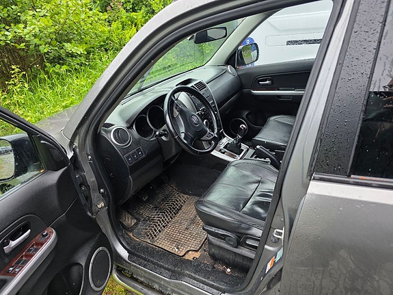 Suzuki Grand Vitara 8 of 10