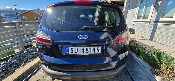 Ford S-MAX 3 of 5