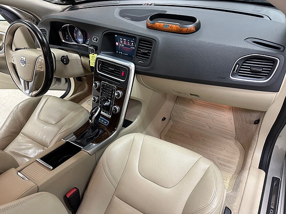 Volvo V60 24 of 30