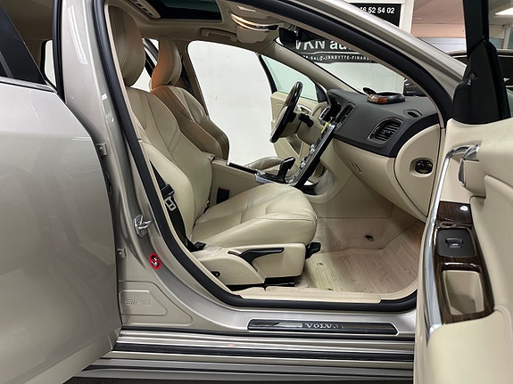 Volvo V60 26 of 30