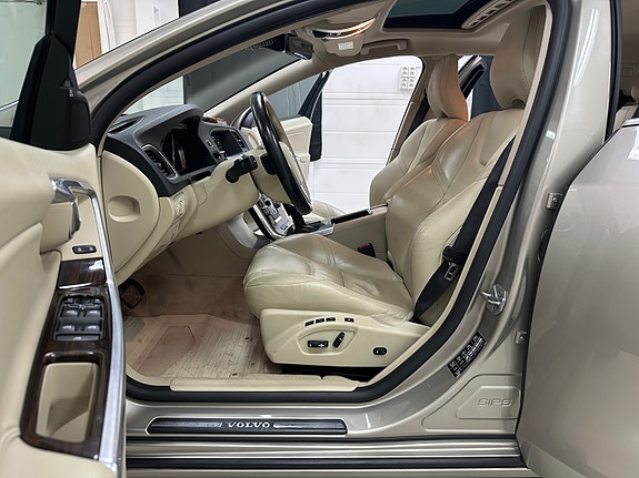 Volvo V60 25 of 30