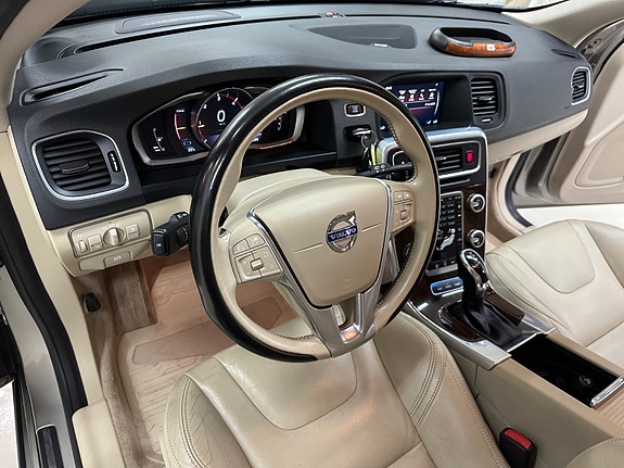 Volvo V60 23 of 30