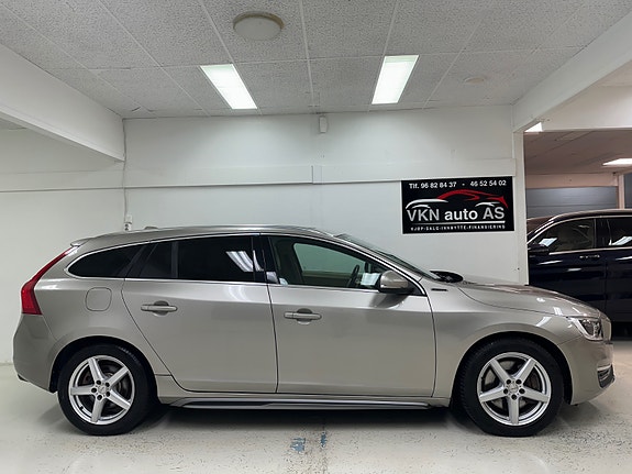 Volvo V60 4 of 5