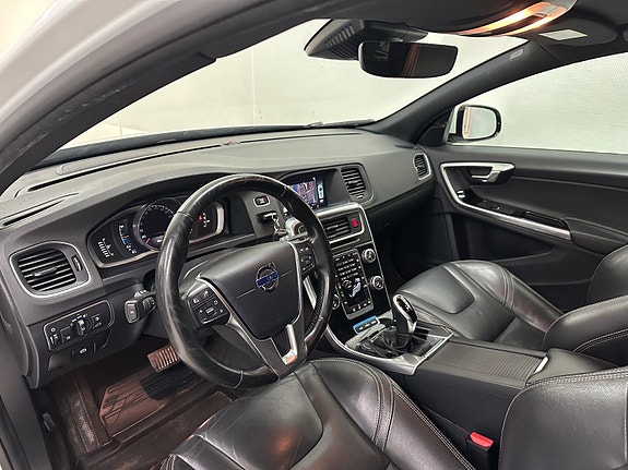 Volvo V60 25 of 30