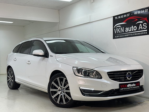 Volvo V60 2 of 5
