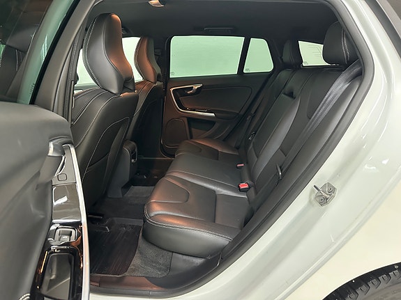 Volvo V60 30 of 30