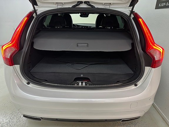 Volvo V60 19 of 30