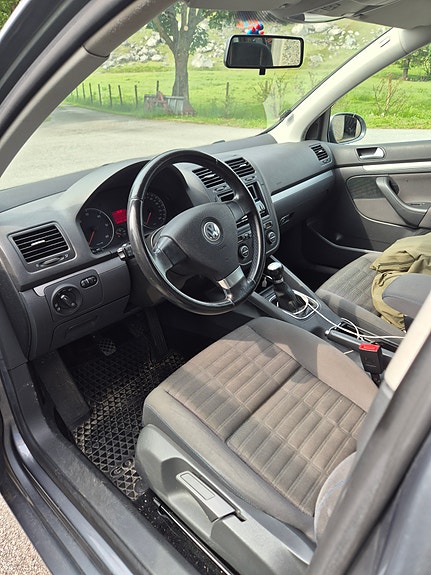 Volkswagen Golf V 6 of 17