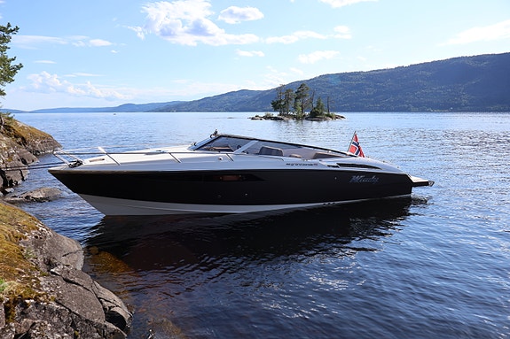 Windy 32 Grand Zonda RS | D6-440 DPI | 255 t | RS pakke | Autopilot | Skipsreg 3 of 5