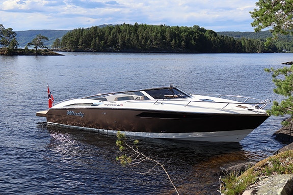 Windy 32 Grand Zonda RS | D6-440 DPI | 255 t | RS pakke | Autopilot | Skipsreg 2 of 5