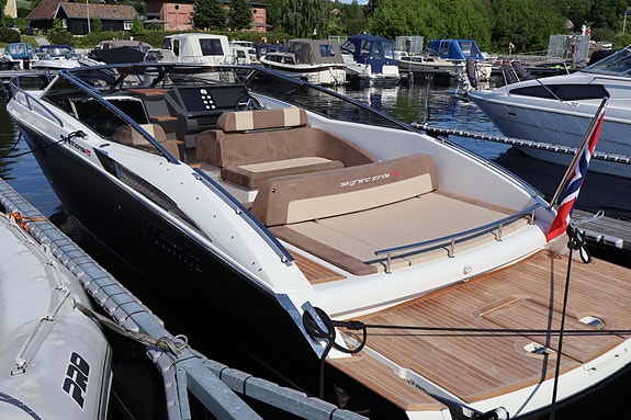 Windy 32 Grand Zonda RS | D6-440 DPI | 255 t | RS pakke | Autopilot | Skipsreg 5 of 5