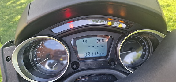Piaggio MP3 300 HPE 4 of 5