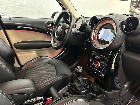 MINI Countryman Cooper D 22 of 30