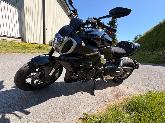 Ducati Diavel 3 of 5