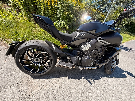 Ducati Diavel 5 of 5