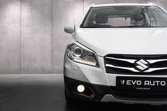 Suzuki SX4 S-Cross 3 of 5