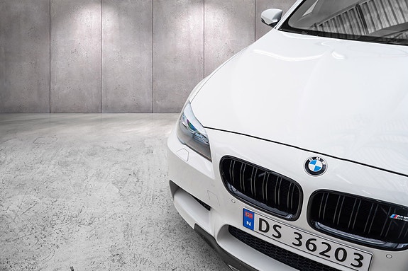 BMW M5 4 of 5
